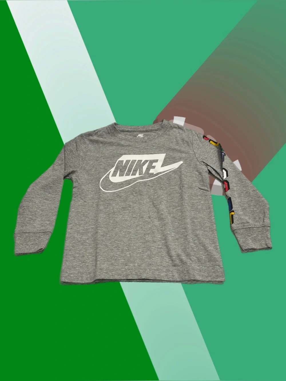 Nike Boys Logo Long Sleeve T-Shirt Gray Multicolor Sleeve Size 4 XS 3-4